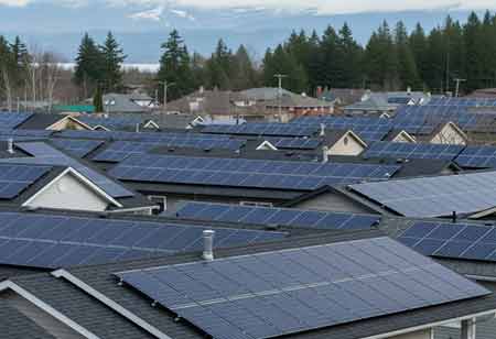 Solar's Illuminating Role in Canada's Decentralised Energy Future